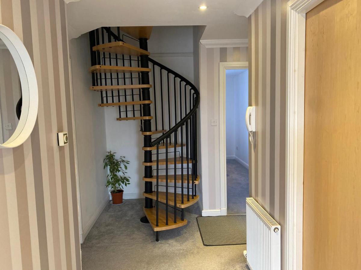 The Duplex Nairn- Spacious 3 Bedroom With Sunny Balcony Exterior photo